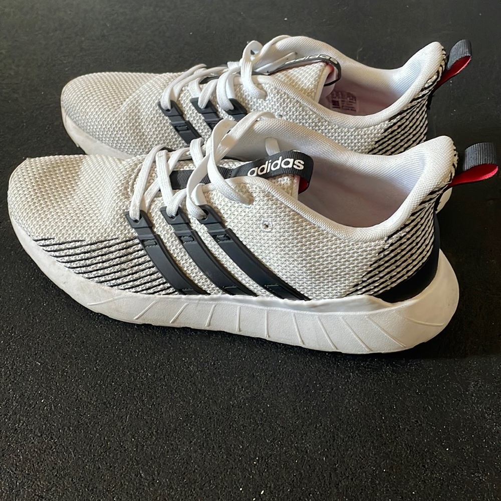Adidas Questar Flow
